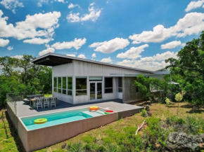 Lazo House - Riverfront with Overlooking Llano River